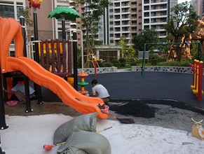 EPDM地墊施工現(xiàn)場